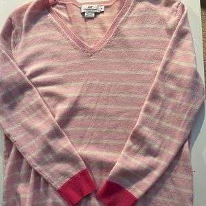 Vineyard Vines Light Pink/White V-neck Stripped Sweater, Long Sleeved, Size M.